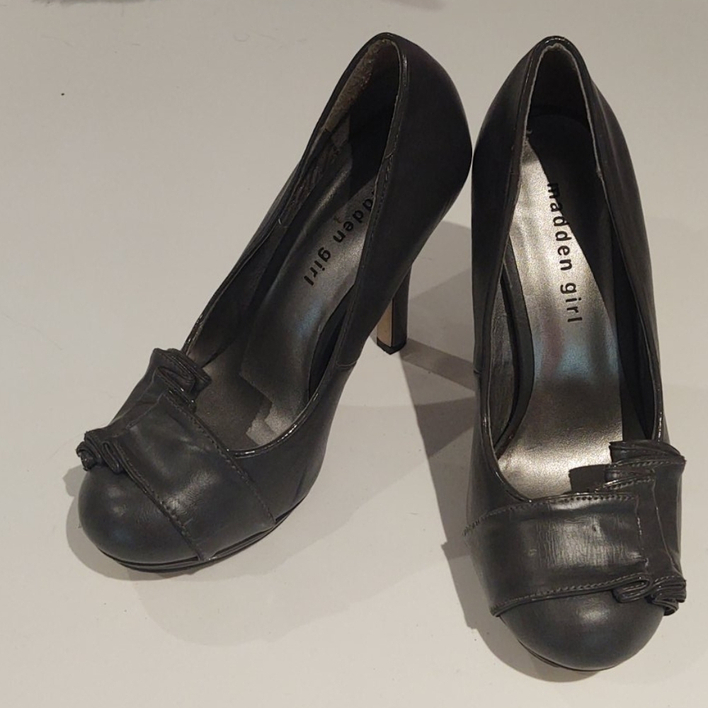 👠Gray Ribbon-detailed Platform Stilettos (2 for $12 or 3 for $18 bundle deal)